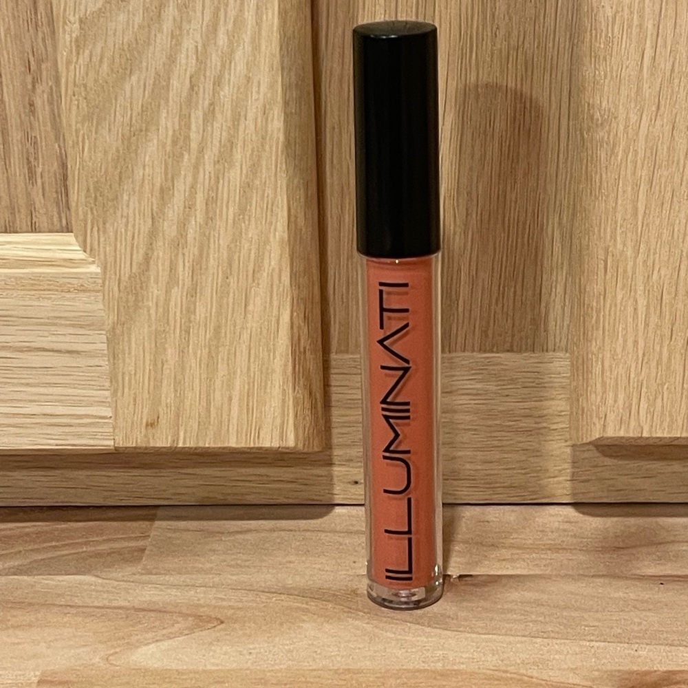 ILLUMINATI Liquid Lipstick Symbol